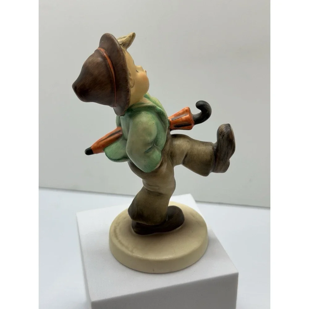 Goebel Hummel Happy Traveler Figurine 109/0 W Germany Vintage 5